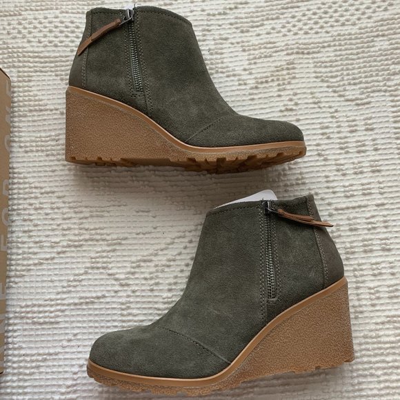 TOMS suede wedge bootie in olive green NWT - Picture 2 of 4